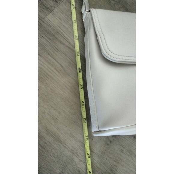 Liz Claiborne crossbody handbags - small purse - cream - Picture 4 of 9